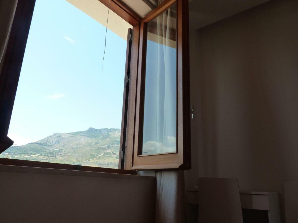 Al Villaggio Valderice Buitenkant foto
